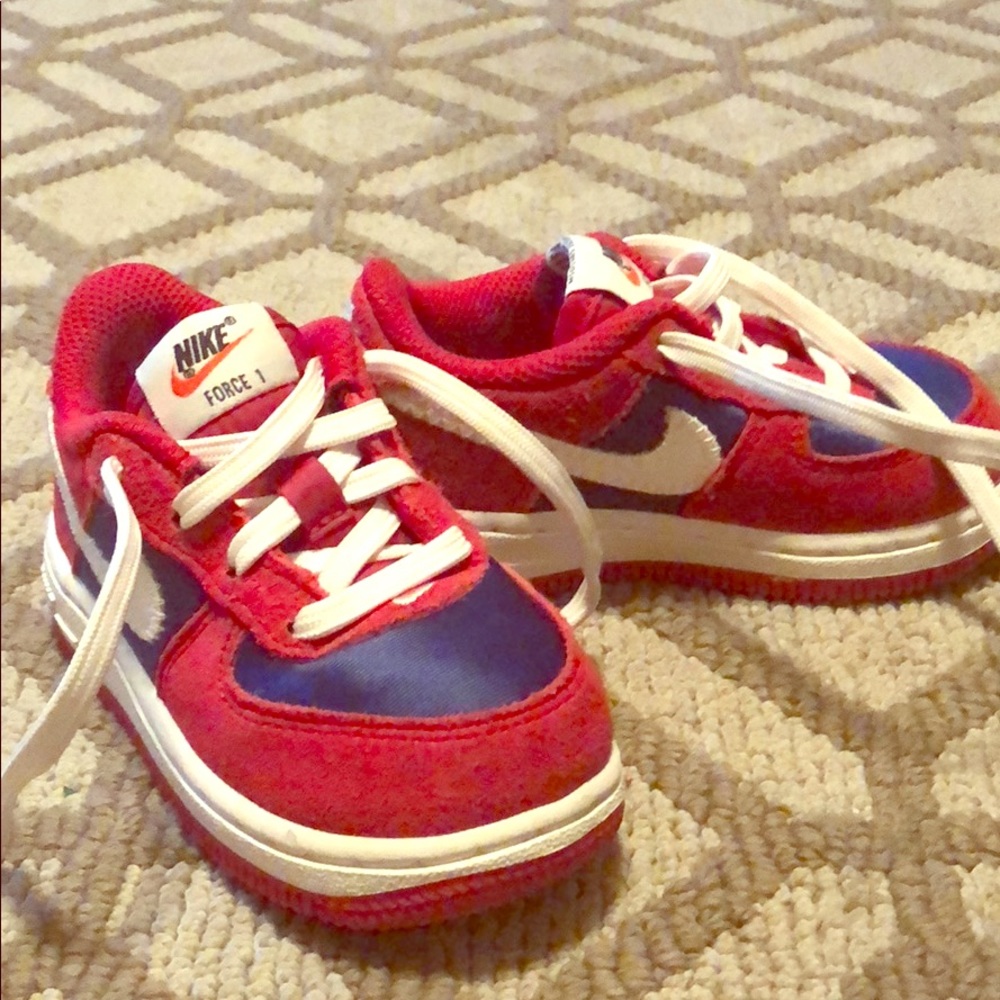 Toddler Air Force 1’s- sz 7. Never worn!